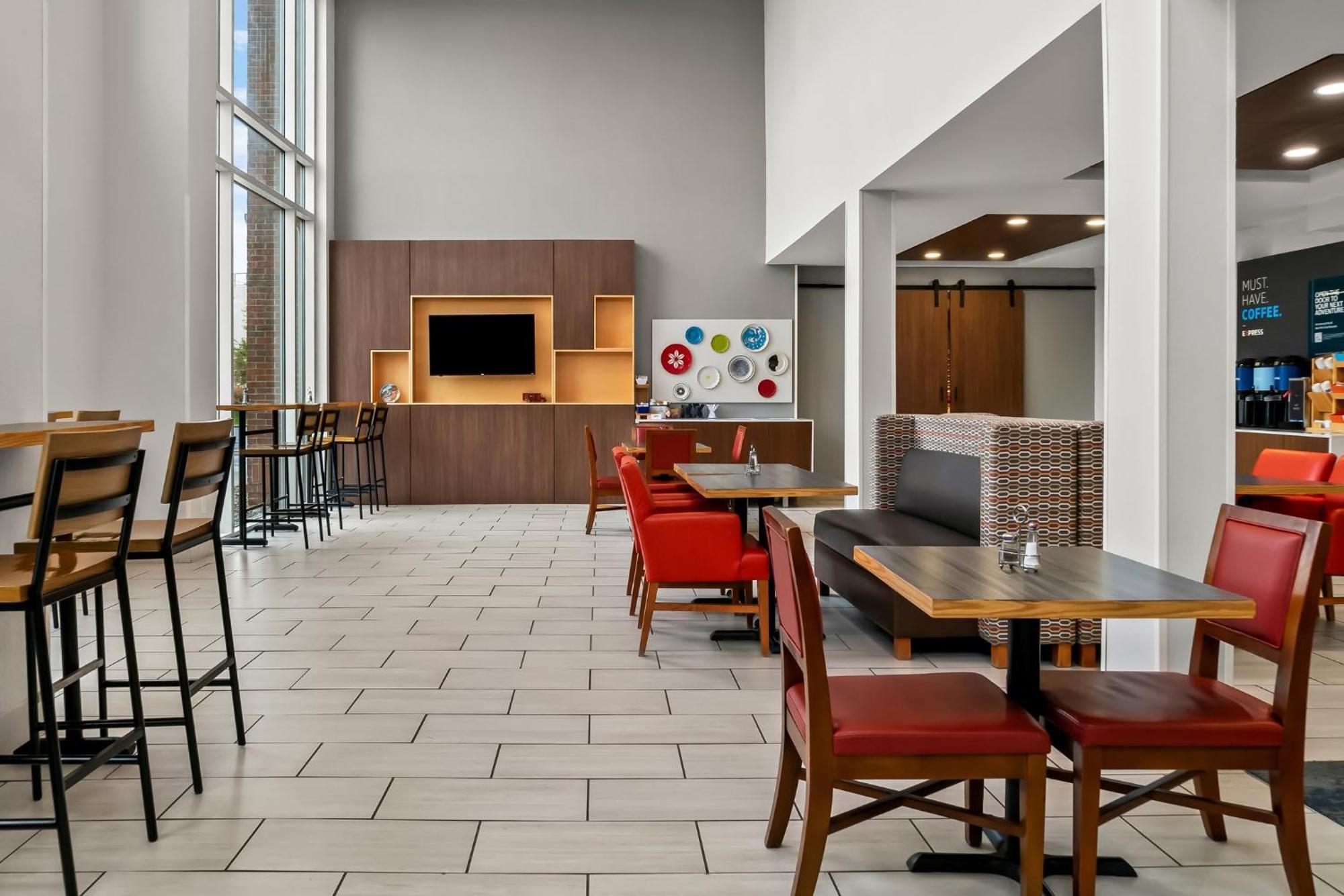 Holiday Inn Express Hotel & Suites Marion By Ihg מראה חיצוני תמונה